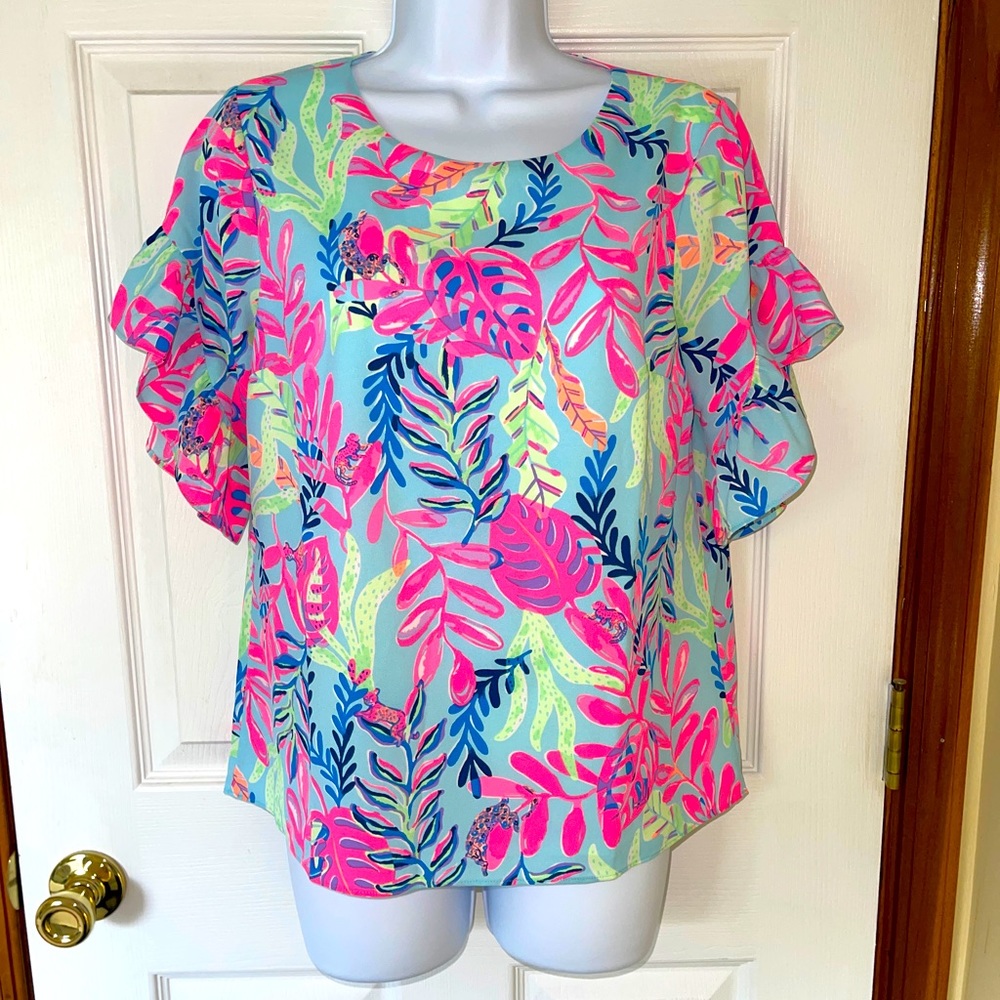 Get your summer cruise on with this Lilly Pulitzer colorful top